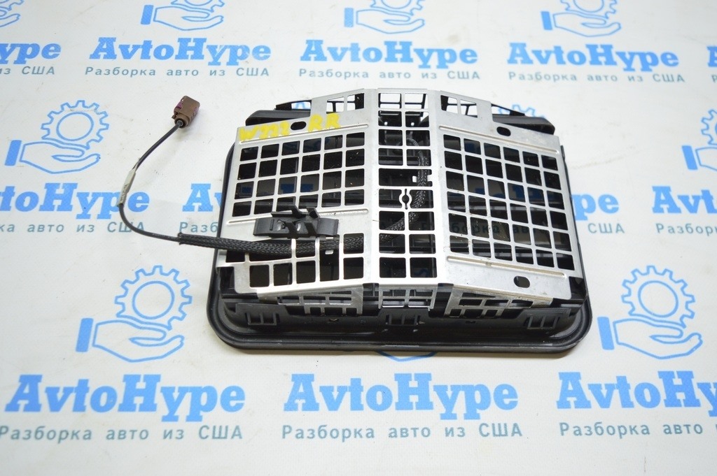 Щиток вентиляции правый Mercedes W222 14-22 (01) с антенной