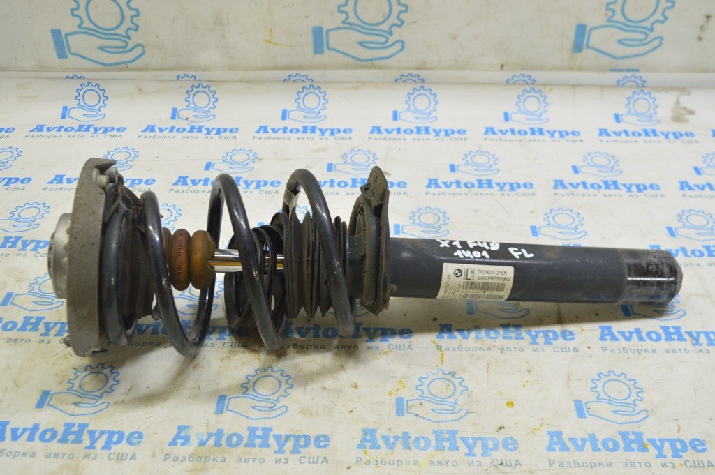 Стойка амортизатора в сборе передняя левая BMW X1 F48 16-18 M Sport (01) порван пыльник