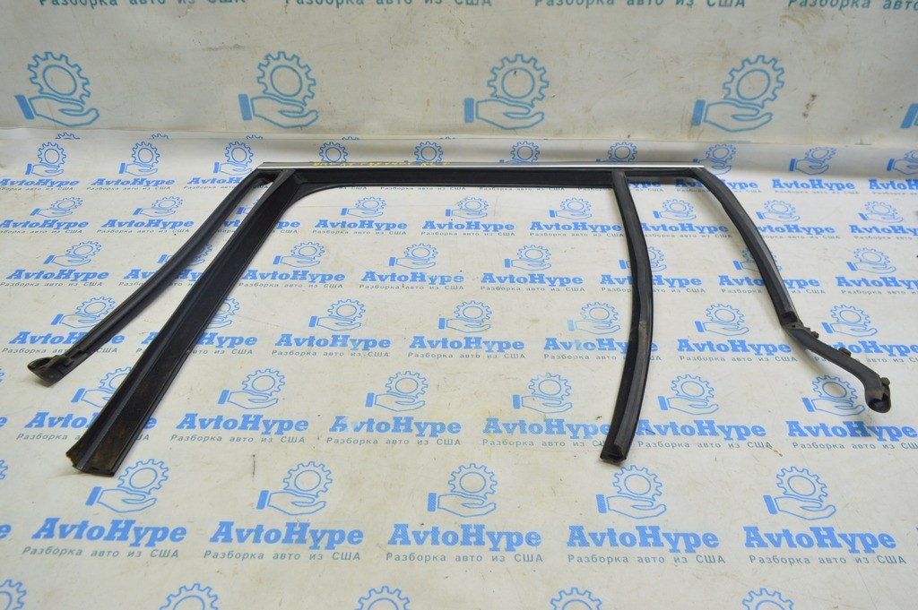 Молдинг двери верхний задний левый BMW X1 F48 16-22 хром с уплотнителем стекла