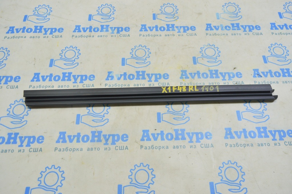 Уплотнитель стекла двери внутренний задней левой BMW X1 F48 16-22