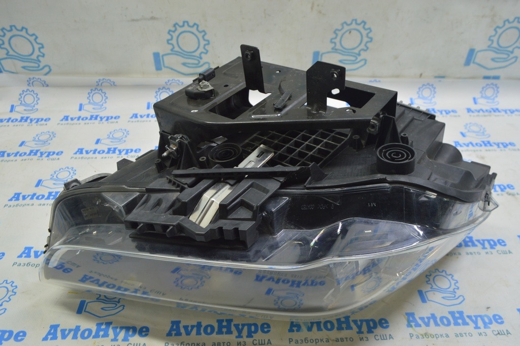 Окуляр фары правый BMW X1 F48 16-22