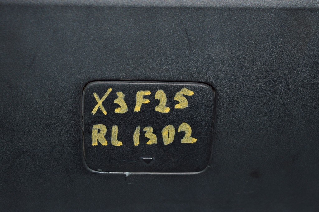 Заглушка буксир крюка заднего бампера правая BMW X3 F25 11-14 дорест