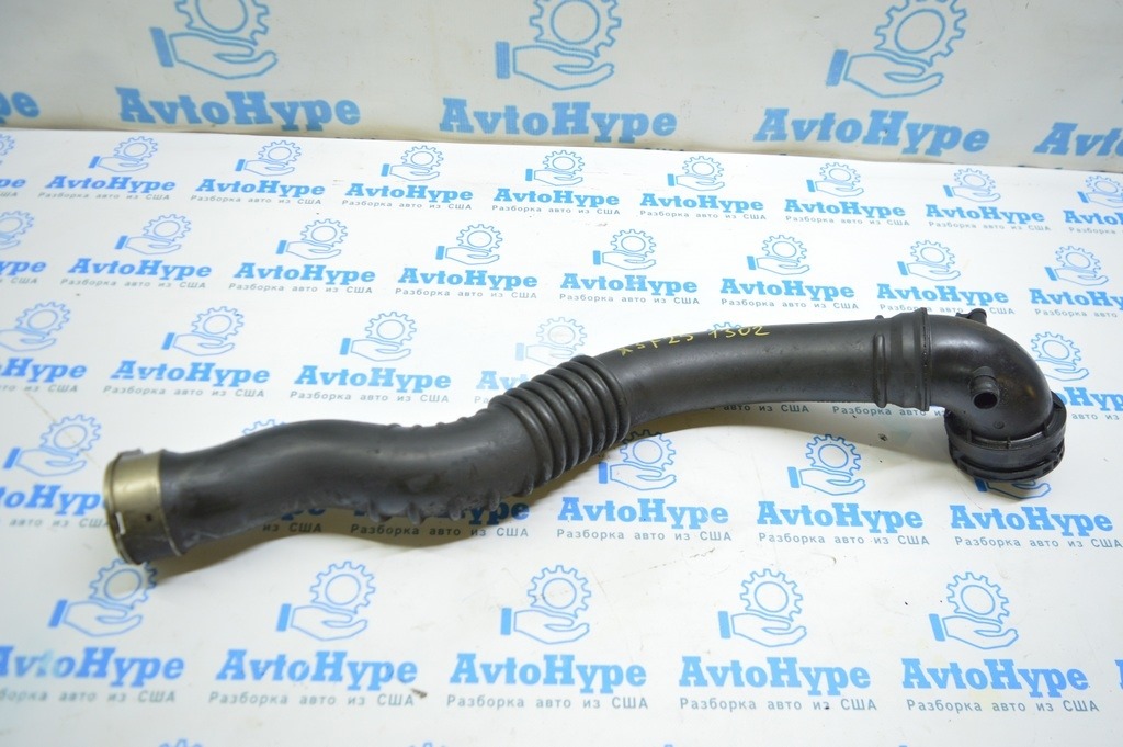 Патрубок интеркулера лев BMW X3 F25 11-17 2.0T (02)