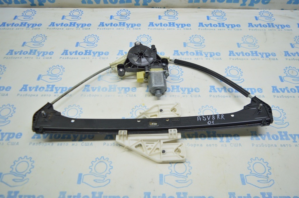 Стеклоподъемник с мотором зад прав Audi A3 8V 15-20
