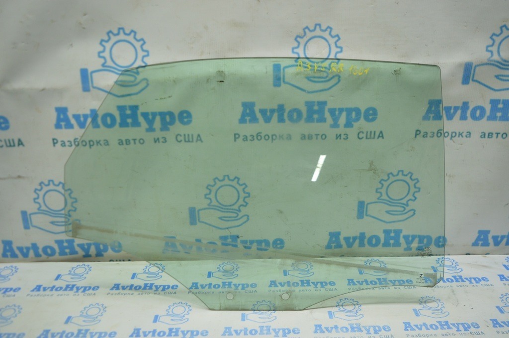 Стекло двери зад прав Audi A3 8V 15-20