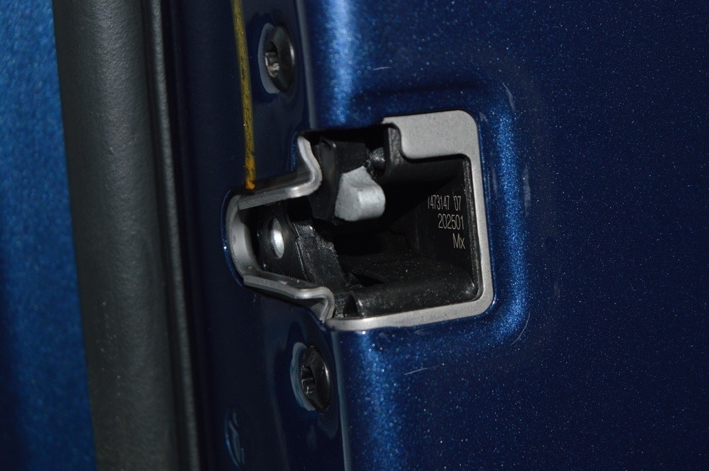 Замок двери зад лев BMW X3 G01 18-23