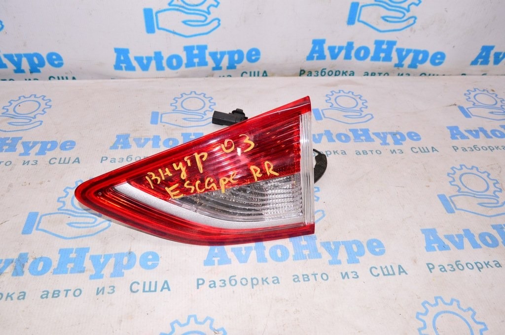 Фонарь внутренний (крышка багажника) правый Ford Escape MK3 13-16 дорест (03)