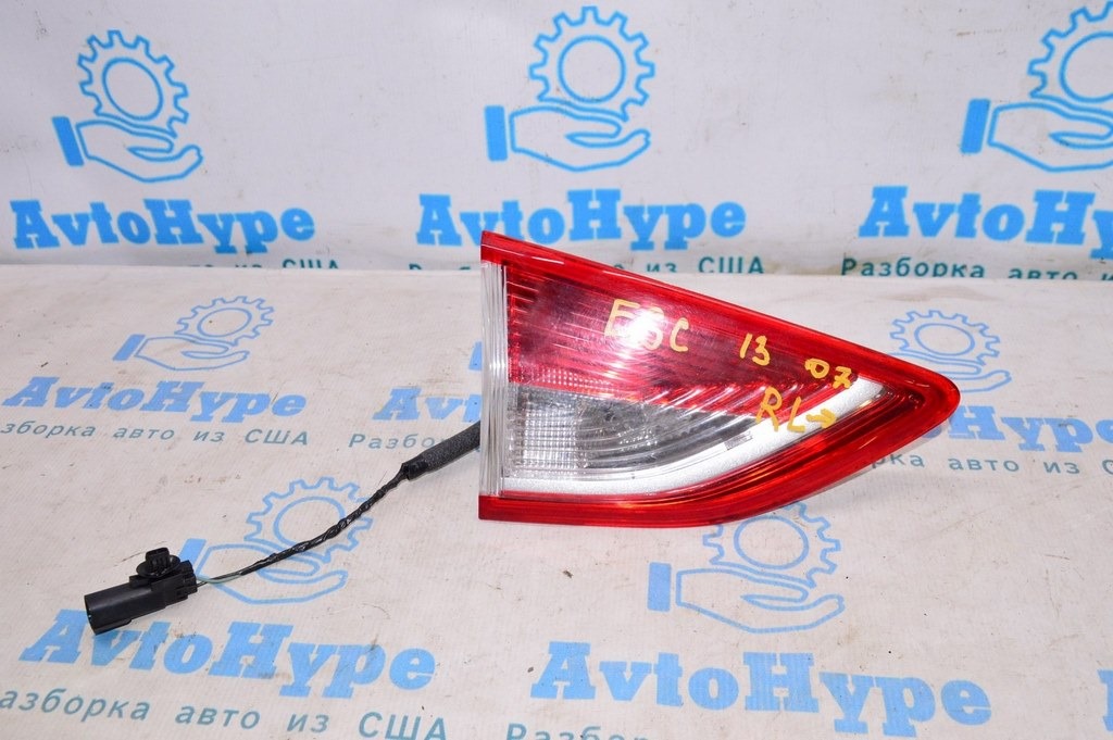 Фонарь внутренний (крышка багажника) левый Ford Escape MK3 13-16 дорест (07)