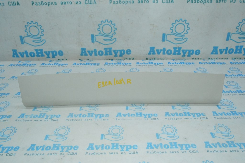 Обшивка двери багажника верхняя Ford Escape MK3 13- серая