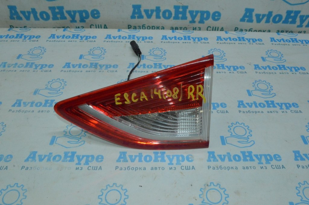 Фонарь внутренний (крышка багажника) правый Ford Escape MK3 13-16 дорест (08)