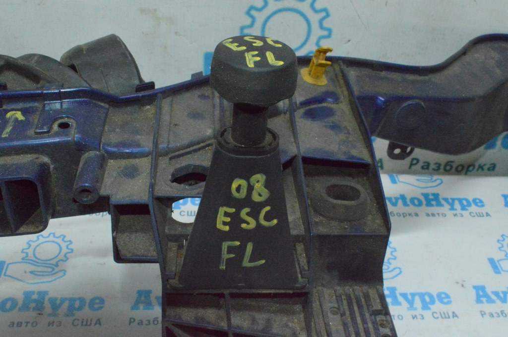 Отбойник капота с кронштейном лев Ford Escape MK3 13-19