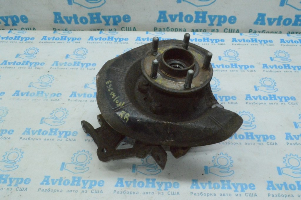 Цапфа со ступицей задняя правая Ford Escape MK3 13-19 без рычага (08) погнут кожух