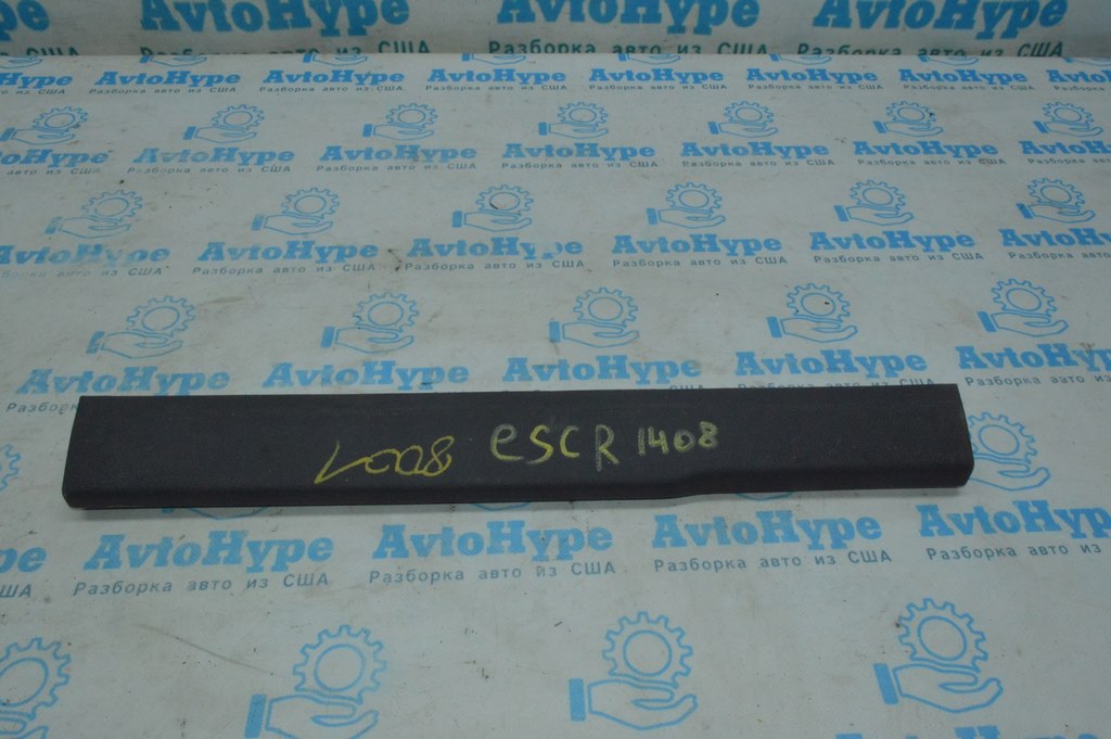 Накладка порога перед прав Ford Escape MK3 13- черн cj54-s044c61-ad