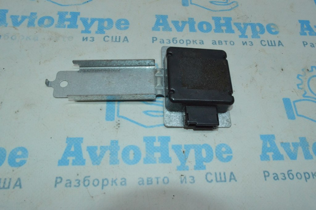 Блок управления топливным насосом Ford Escape MK3 13- FU5A-9D370-KA (01)