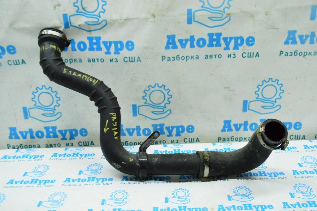 Патрубок левый Ford Escape mk3 13-16 1.6T пластик, без резины CV6Z-6C640-L