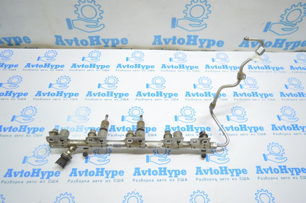 Топливная рейка Ford Escape MK3 13- 2.0T