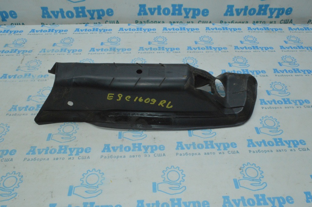 Накладка двери багажника боковая лев Ford Escape MK3 13- на кузове