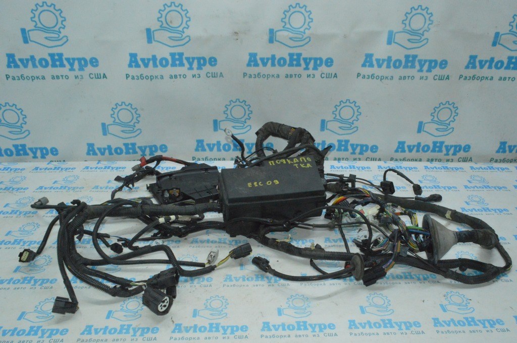 Проводка подкапотная с блоком предохранителей Ford Escape MK3 13- (09) 2.0t