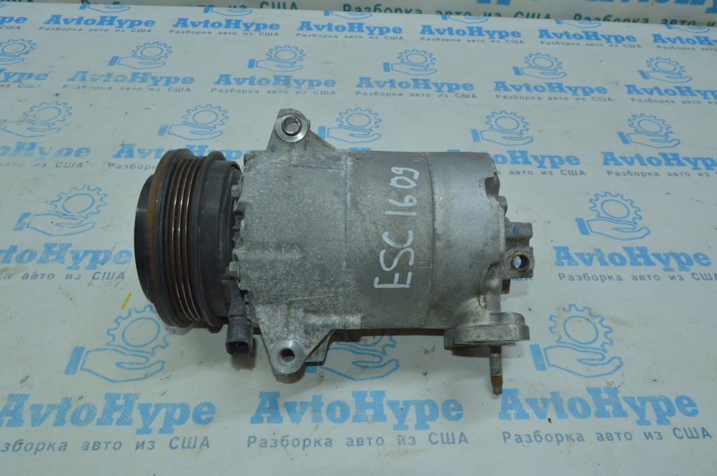 Компрессор кондиционера Ford Escape MK3 13-16 2.0T CV61-19D629-AD без шкива,клин