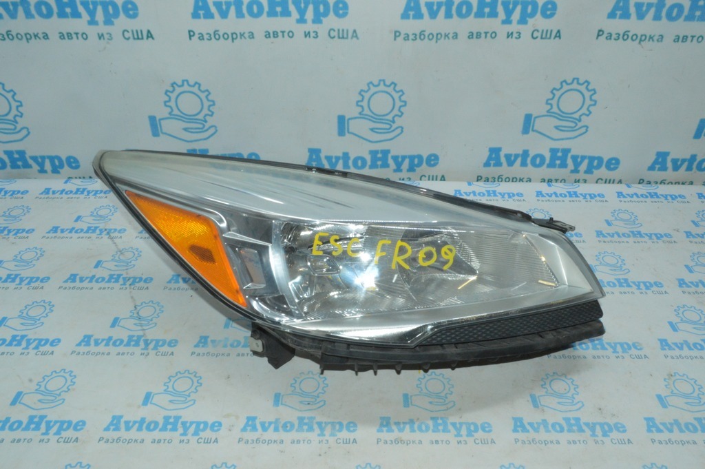 Фара передняя правая Ford Escape MK3 13-16 дорест галоген с креплением и накладкой (09)