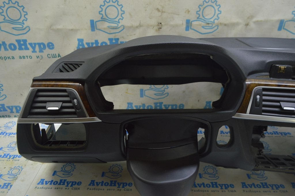 Накладка передней панели левая BMW 3 F30 12-18 под дерево