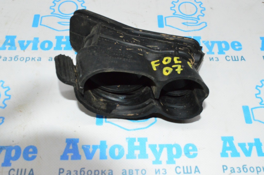 Патрубок от воздухоприемника Ford Focus mk3 11-18 2.0