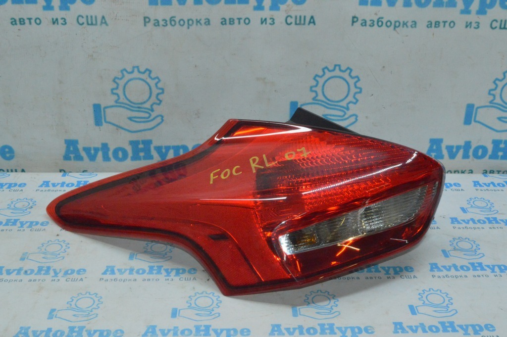 Фонарь левый Ford Focus mk3 15-18 рест 5d галоген (07)