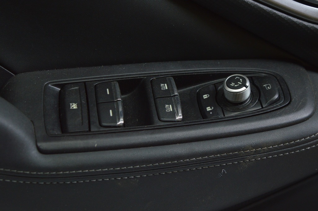Управление стеклоподъемником перед лев Subaru Forester 19- SK