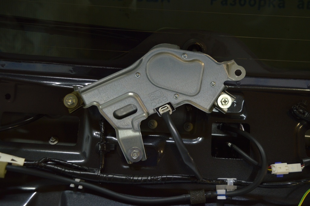 Трапеция дворников с моторчиком зад Subaru Forester 19- SK