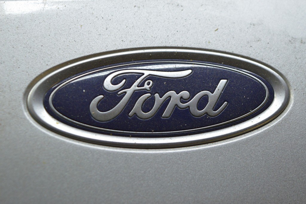 Эмблема FORD переднего бампера Ford Fusion mk5 13-