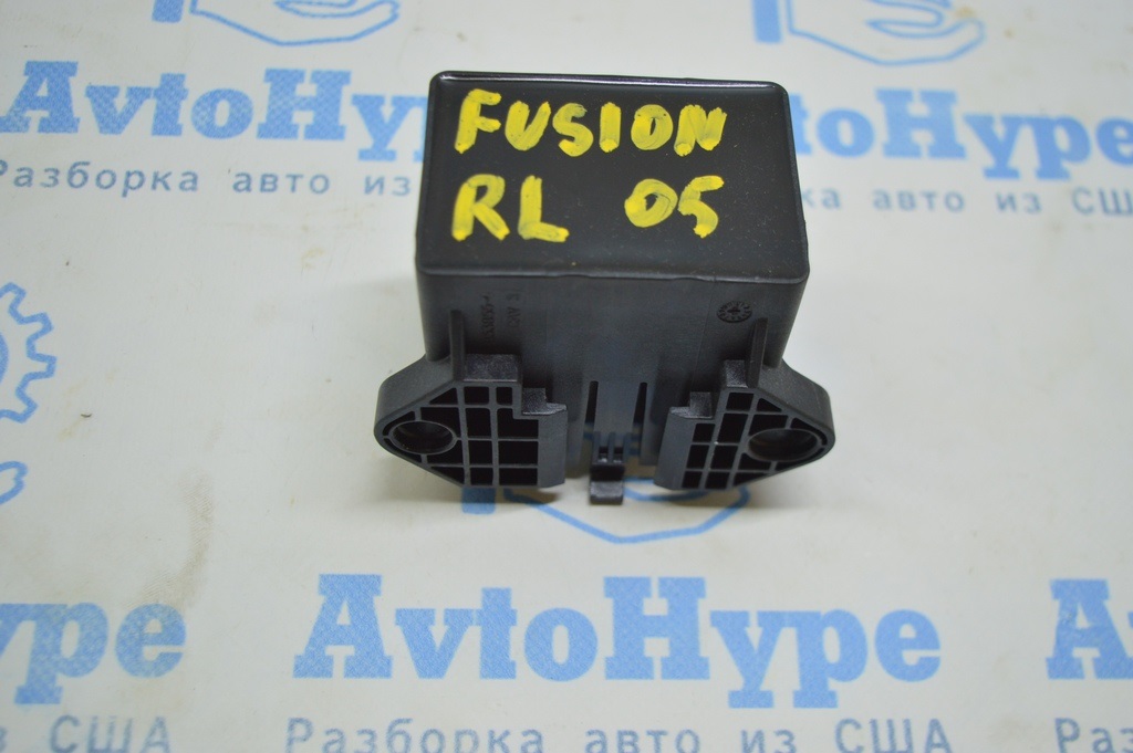 Блок управления топливным насосом Ford Fusion mk5 13-