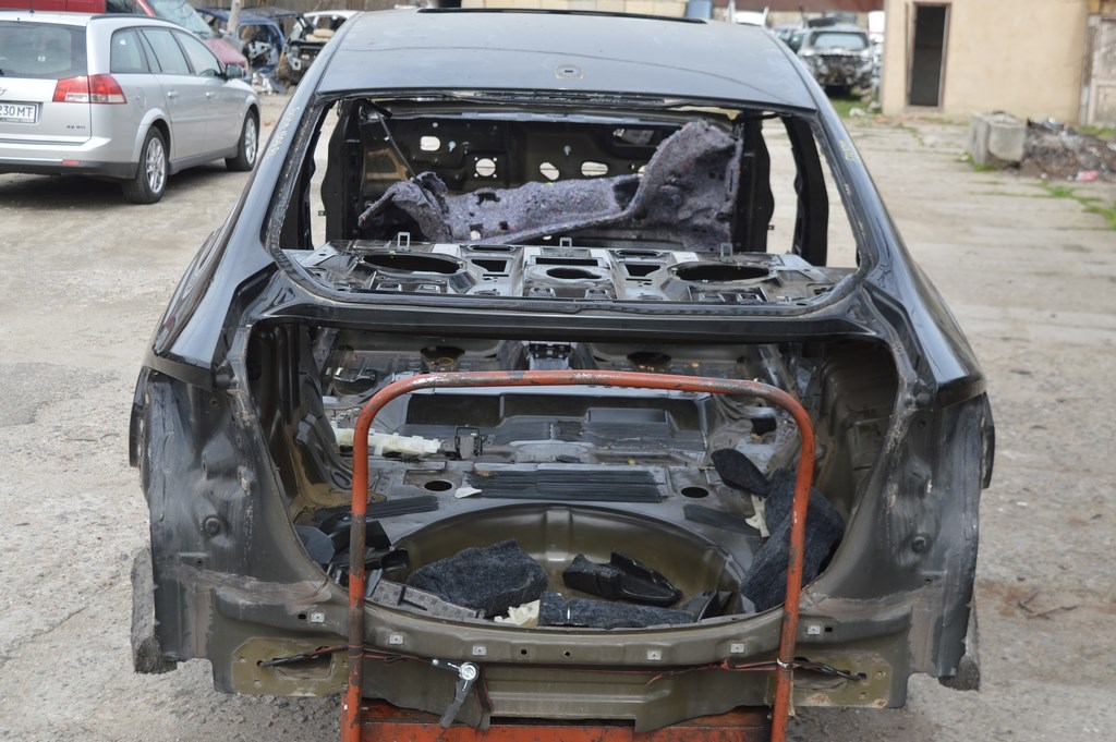 Задняя панель Ford Fusion mk5 13- черная (06)