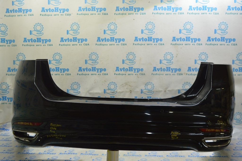 Бампер задний в сборе Ford Fusion mk5 13-18 под 2 трубы, с насадками, с парктроник UH (06)