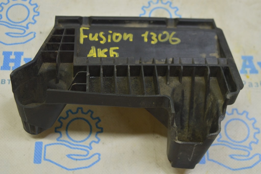 Кронштейн подставки АКБ Ford Fusion mk5 13-20