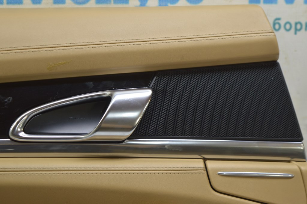 Вставка карточки верхняя под ВЧ динамик зад лев Porsche Panamera 10-16 черн