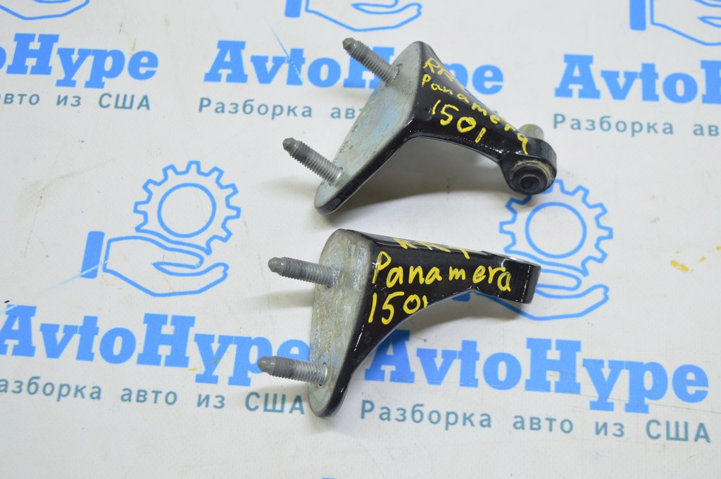 Петля двери нижняя перед прав Porsche Panamera 10-16 на кузове