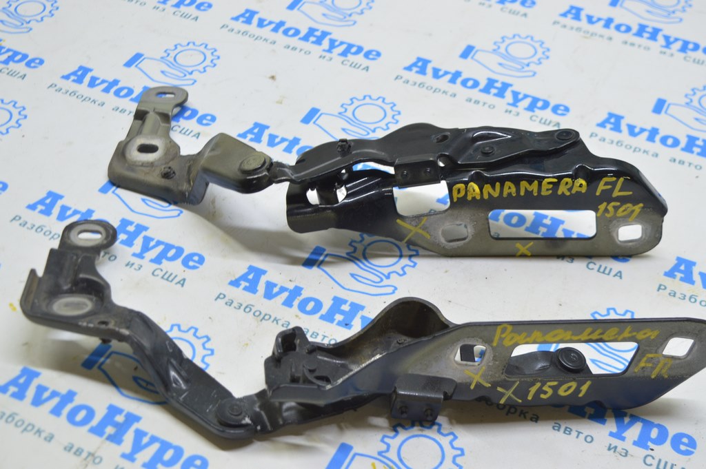 Петля капота правая Porsche Panamera 10-16 (01) дефект