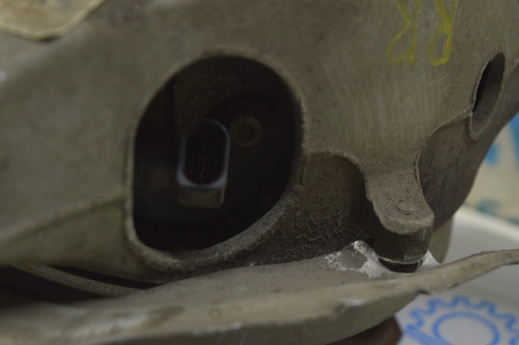 Датчик ABS задний правый Porsche Panamera 10-16