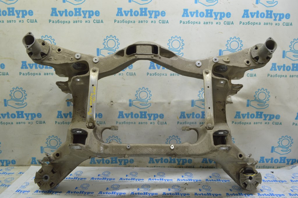 Подрамник задний Porsche Panamera 10-16 с распорками (01)