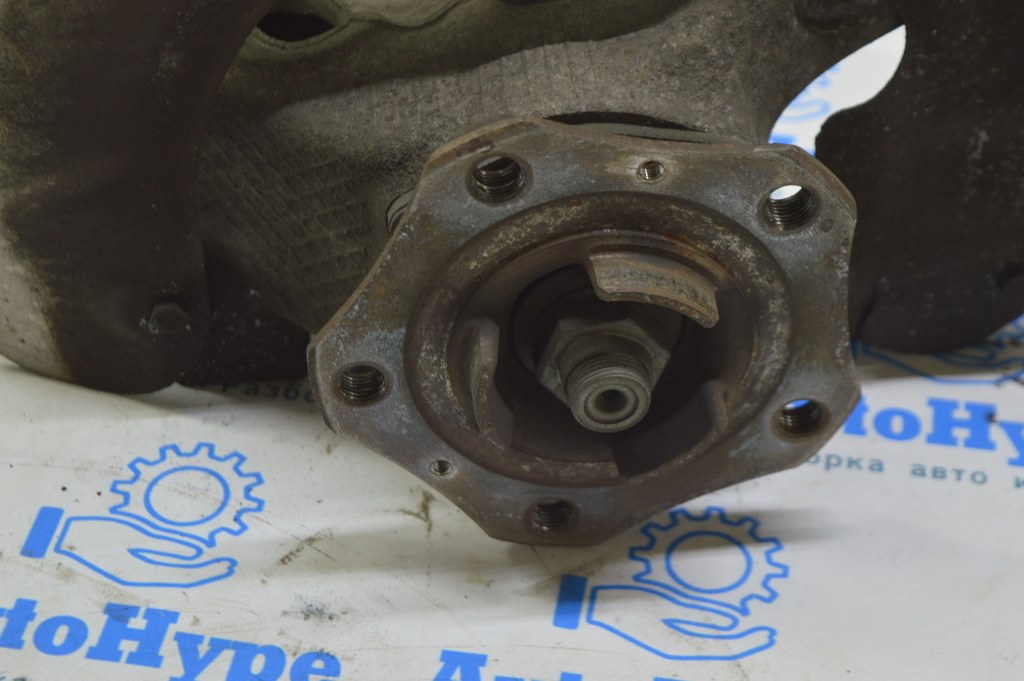 Ступица перед лев Porsche Panamera 10-16 RWD (01)