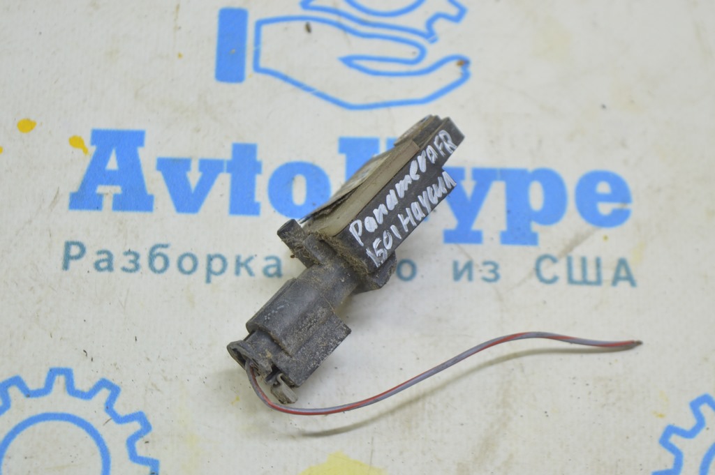 Датчик подушки безопасности перед прав Porsche Panamera 10-16 на усилителе