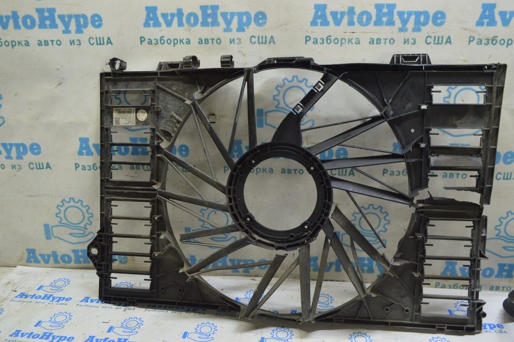 Диффузор кожух радиатора (голый) Porsche Panamera 10-16 3.0d (01) порван