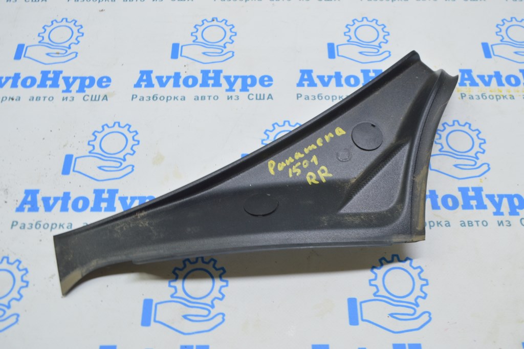 Накладка двери багажника правая Porsche Panamera 14-16