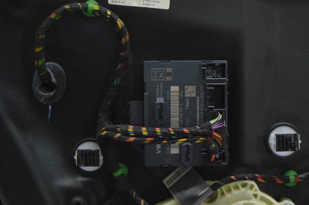 Компьютер двери задний левый Porsche Panamera 14-16 (01)