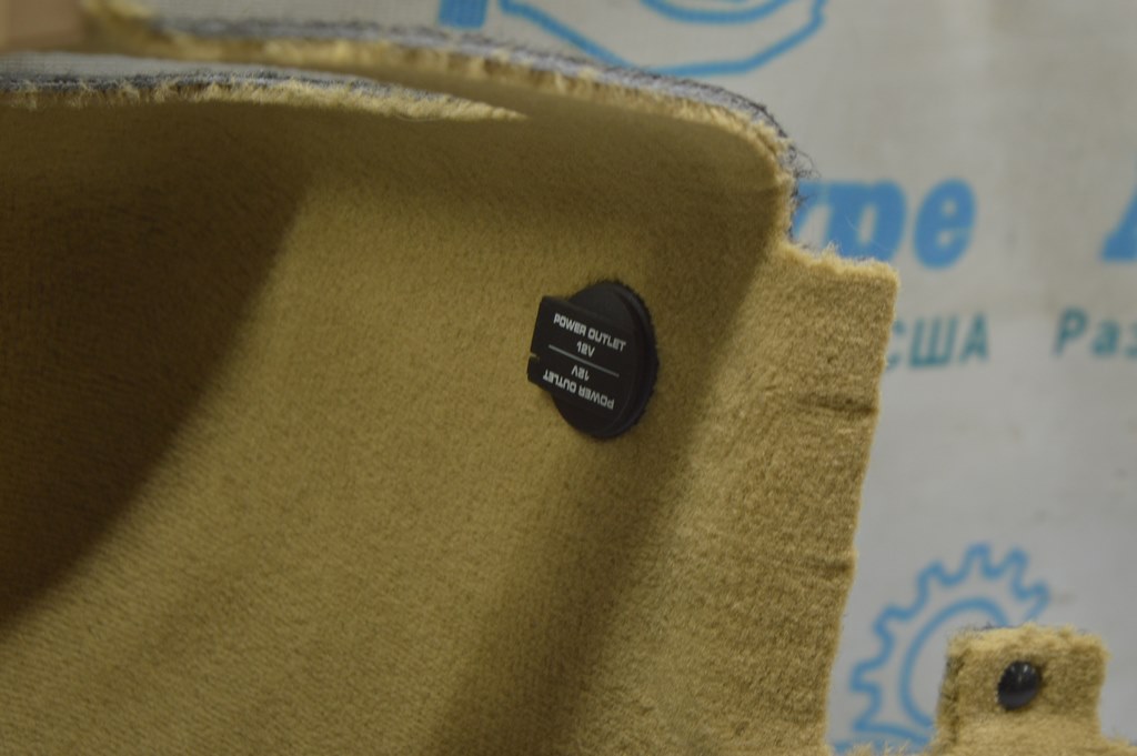 Прикуриватель задний левый Porsche Panamera 10-16