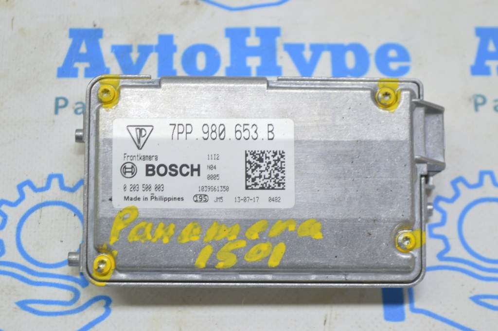 Камера передняя Porsche Panamera 10-16 на лобовом (01)