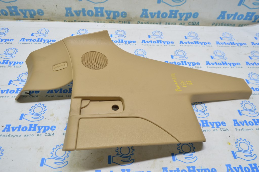 Накладка задней стойки верх правая Porsche Panamera 10-16 кожа беж