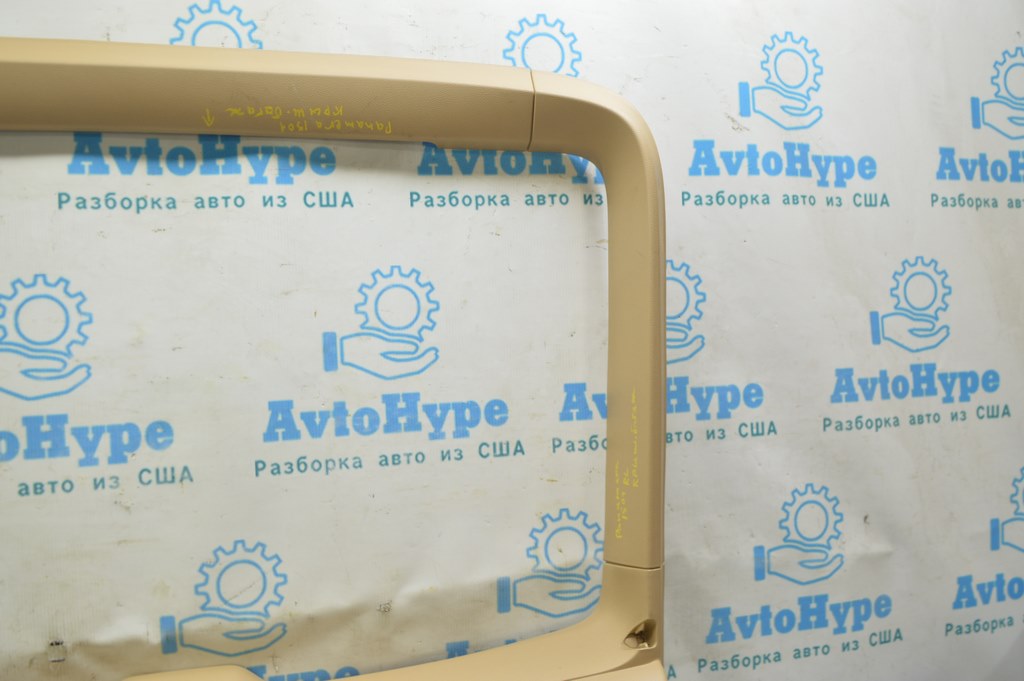 Обшивка двери багажника левая Porsche Panamera 14-16 беж