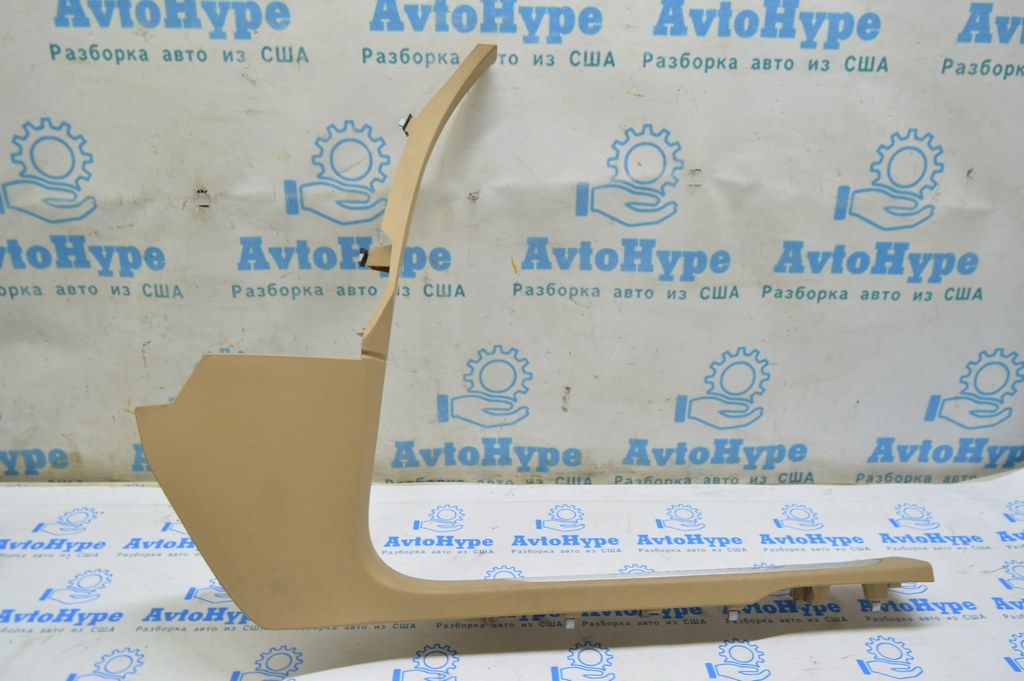 Накладка передней стойки центральная правая Porsche Panamera 10-16 беж