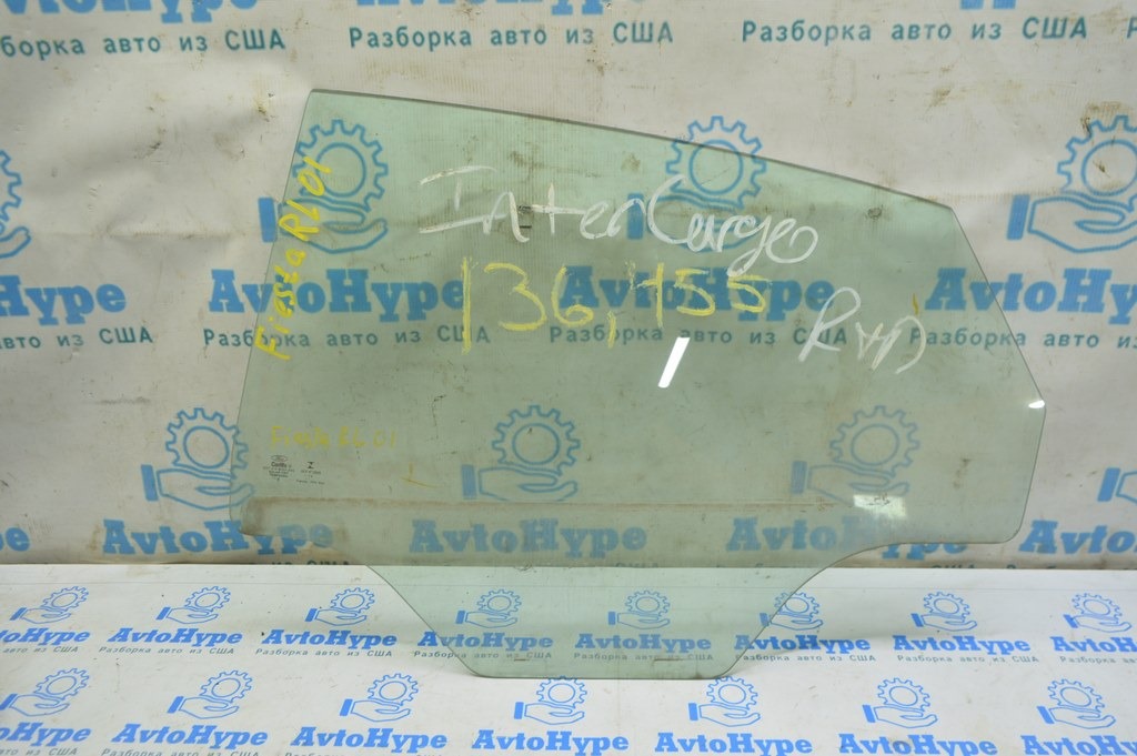 Стекло двери зад лев Ford Fiesta 11-19